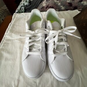 New without box White Nike leather shoes Size 9.5